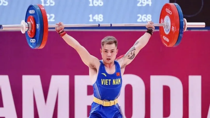 Vietnam shine at Asian Weightlifting Championships, surpass several strong nations